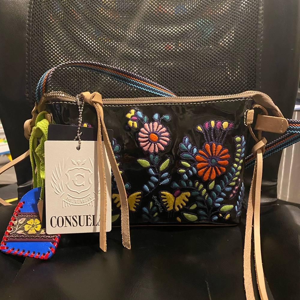 Tia Midtown Crossbody Consuela